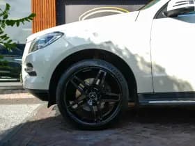 Mercedes-Benz M-Klasse 350 350 thumbnail 12