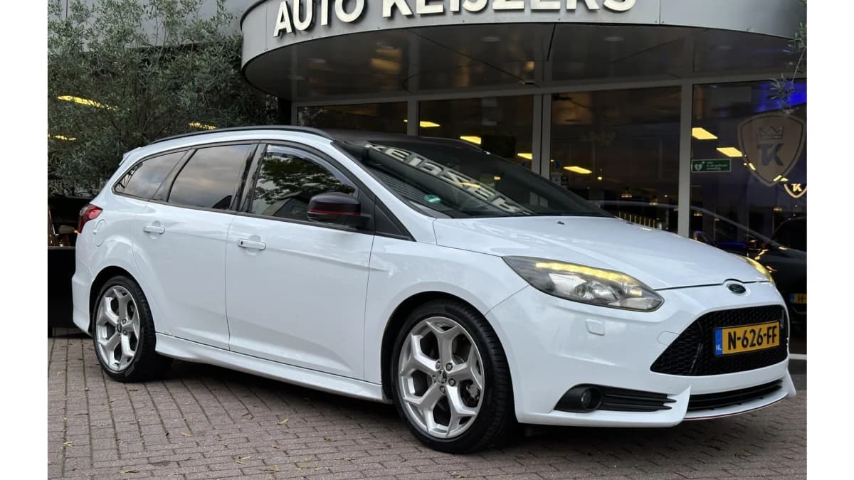 Ford FOCUS Wagon 2.0 EcoBoost ST-2 2.0 EcoBoost ST-2 — foto 1