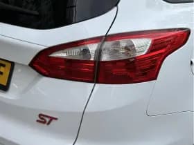 Ford FOCUS Wagon 2.0 EcoBoost ST-2 2.0 EcoBoost ST-2 thumbnail 15