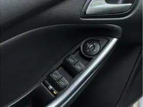 Ford FOCUS Wagon 2.0 EcoBoost ST-2 2.0 EcoBoost ST-2 thumbnail 17