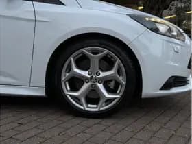 Ford FOCUS Wagon 2.0 EcoBoost ST-2 2.0 EcoBoost ST-2 thumbnail 7