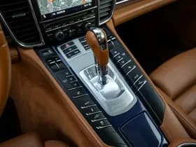 Porsche Panamera 3.0 S Hybrid 3.0 S Hybrid thumbnail 15