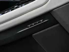 Land Rover Range Rover Evoque 2.0 P300 AWD R-Dynamic 2.0 P300 AWD R-Dynamic thumbnail 24