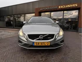 Volvo S60 1.6 T3 R-Design 1.6 T3 R-Design thumbnail 2