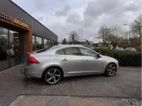 Volvo S60 1.6 T3 R-Design 1.6 T3 R-Design thumbnail 6