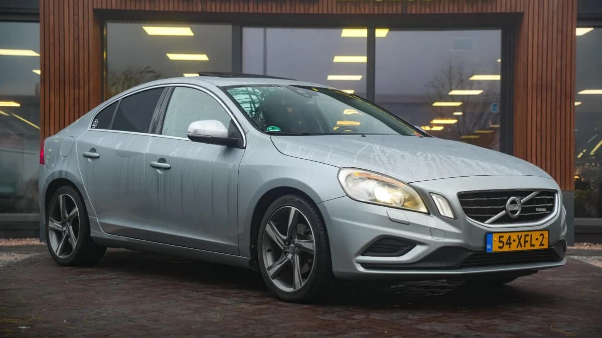 Volvo S60 1.6 T3 R-Design 1.6 T3 R-Design — foto 1
