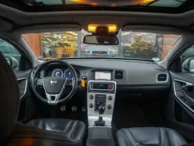 Volvo S60 1.6 T3 R-Design 1.6 T3 R-Design thumbnail 2