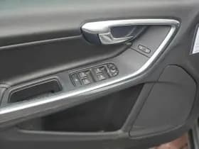 Volvo S60 1.6 T3 R-Design 1.6 T3 R-Design thumbnail 14