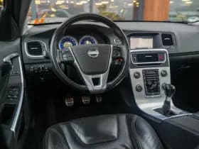 Volvo S60 1.6 T3 R-Design 1.6 T3 R-Design thumbnail 4