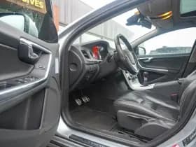 Volvo S60 1.6 T3 R-Design 1.6 T3 R-Design thumbnail 6
