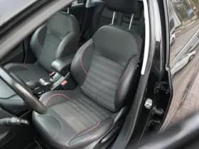 Peugeot 2008 1.2 PureTech GT-line 1.2 PureTech GT-line thumbnail 4