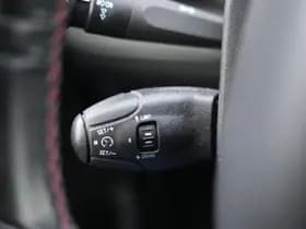 Peugeot 2008 1.2 PureTech GT-line 1.2 PureTech GT-line thumbnail 35