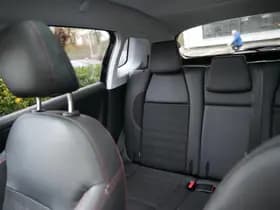 Peugeot 2008 1.2 PureTech GT-line 1.2 PureTech GT-line thumbnail 40