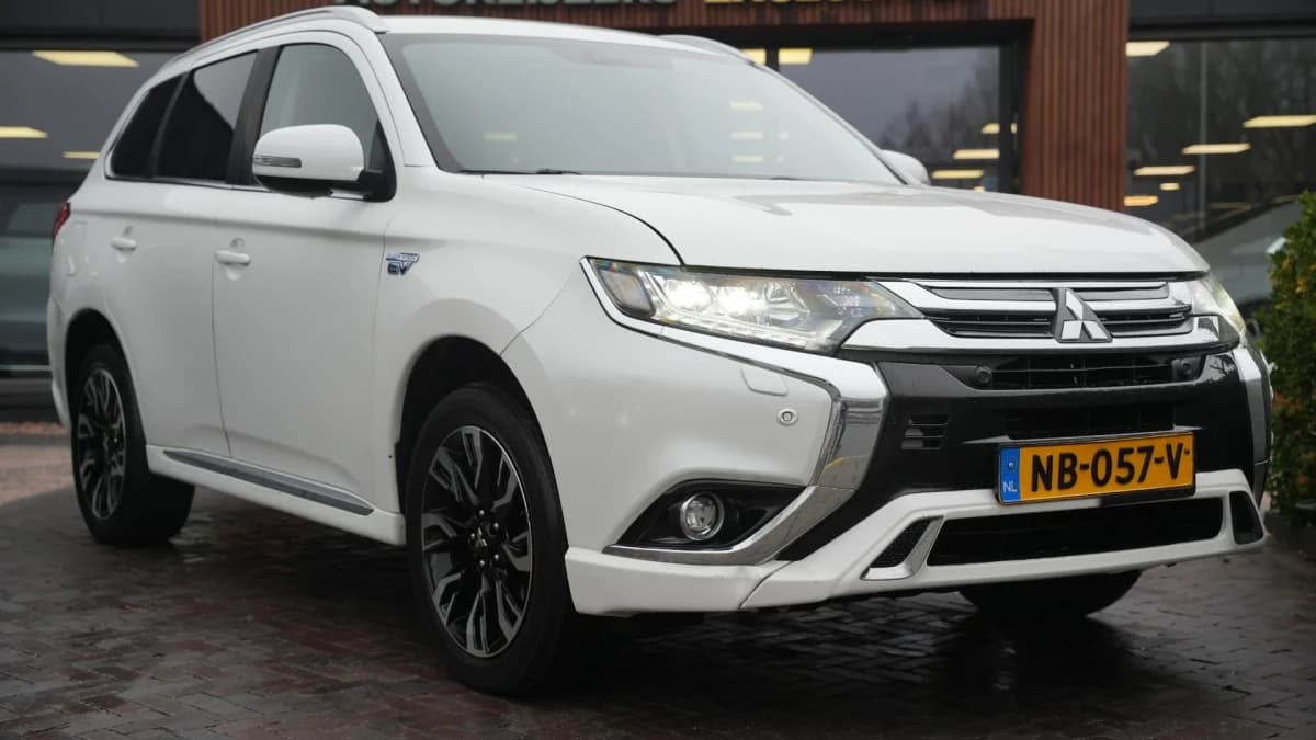 Mitsubishi Outlander 2.0 PHEV Premium 2.0 PHEV Premium — foto 1