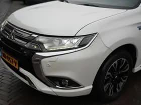 Mitsubishi Outlander 2.0 PHEV Premium 2.0 PHEV Premium thumbnail 12