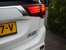 Mitsubishi Outlander 2.0 PHEV Premium 2.0 PHEV Premium thumbnail 18
