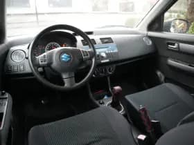 Suzuki Swift 1.3 GLS 1.3 GLS thumbnail 10