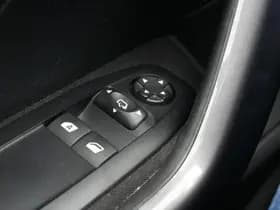 Peugeot 2008 1.2 PureTech Blue Lion 1.2 PureTech Blue Lion thumbnail 21