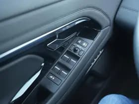 Land Rover Range Rover Evoque 1.5 P300e AWD R-Dynamic SE 1.5 P300e AWD R-Dynamic SE thumbnail 13