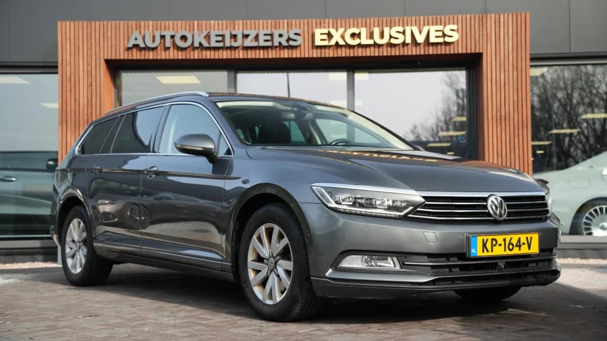 Volkswagen Passat Variant 1.6 TDI Connected Series Variant 1.6 TDI Connected Series — foto 1