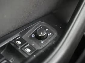 Volkswagen Passat Variant 1.6 TDI Connected Series Variant 1.6 TDI Connected Series thumbnail 18