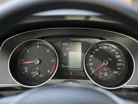 Volkswagen Passat thumbnail 19