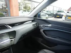 Audi E-tron e-tron 50 quattro Launch edition plus 71 kWh e-tron 50 quattro Launch edition plus 71 kWh thumbnail 31