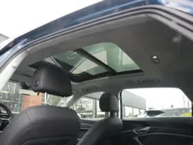 Audi E-tron e-tron 50 quattro Launch edition plus 71 kWh e-tron 50 quattro Launch edition plus 71 kWh thumbnail 8