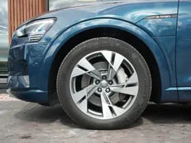Audi E-tron e-tron 50 quattro Launch edition plus 71 kWh e-tron 50 quattro Launch edition plus 71 kWh thumbnail 10