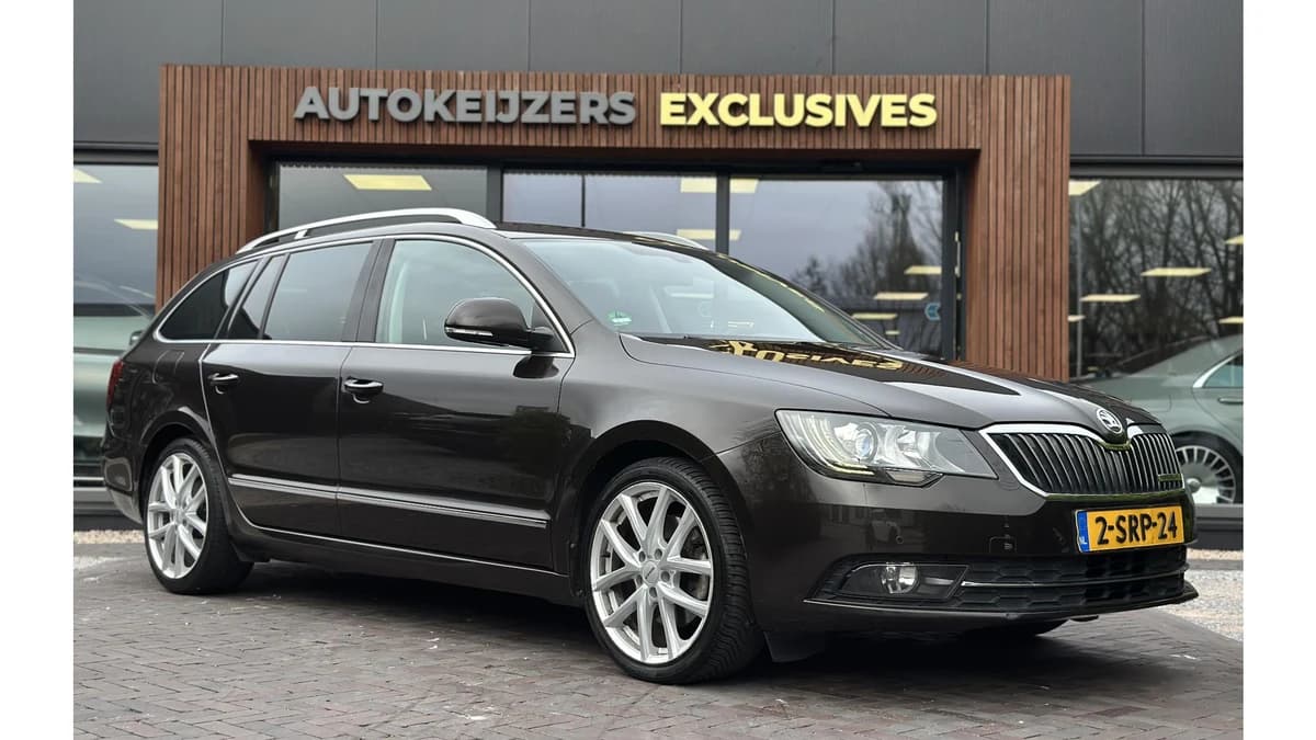 Škoda Superb Combi 1.6 TDI Sprint Pro Combi 1.6 TDI Sprint Pro — foto 1