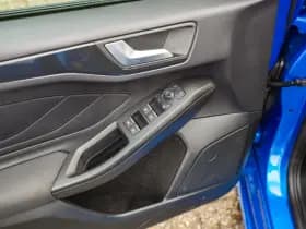 Ford FOCUS Wagon 1.0 EcoBoost Hybrid ST Line 1.0 EcoBoost Hybrid ST Line thumbnail 14