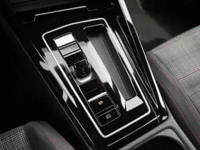 Volkswagen Golf thumbnail 37