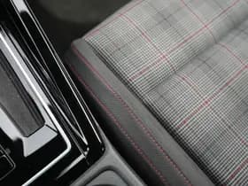 Volkswagen Golf thumbnail 40