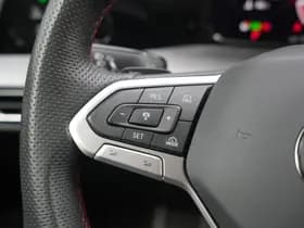 Volkswagen Golf thumbnail 41