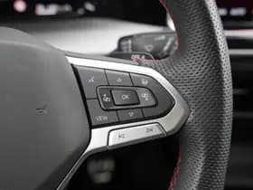 Volkswagen Golf thumbnail 42