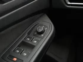 Volkswagen Golf thumbnail 45