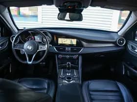 Alfa Romeo Giulia thumbnail 2