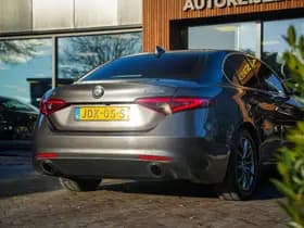 Alfa Romeo Giulia thumbnail 12