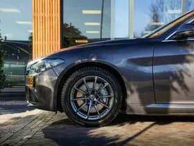 Alfa Romeo Giulia thumbnail 13