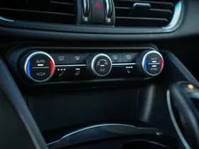 Alfa Romeo Giulia thumbnail 17