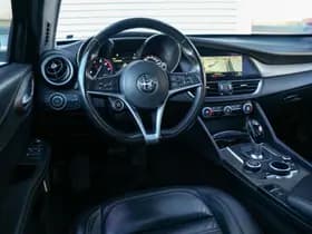 Alfa Romeo Giulia thumbnail 6