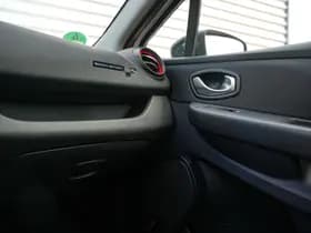 Renault Clio thumbnail 12