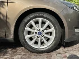 Ford Focus thumbnail 3