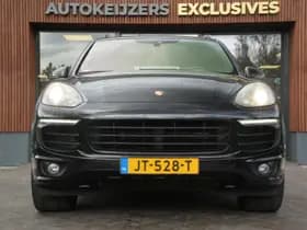 Porsche Cayenne thumbnail 3