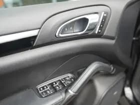 Porsche Cayenne thumbnail 27