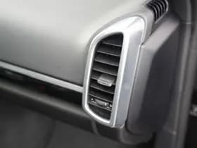 Porsche Cayenne thumbnail 28