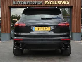 Porsche Cayenne thumbnail 9