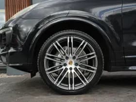 Porsche Cayenne thumbnail 10