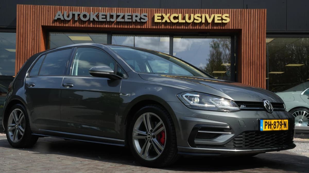 Volkswagen Golf — foto 1