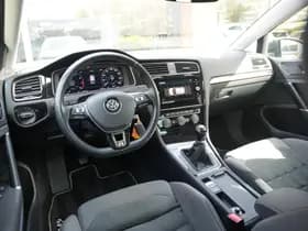 Volkswagen Golf thumbnail 2